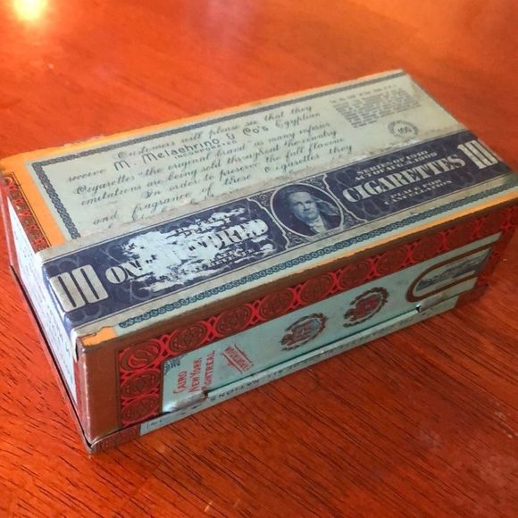 Beautiful Vintage Trinket tin jewelry box - Picture 7 of 8